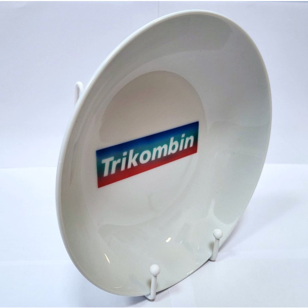 Reflektor antena za Trikombin